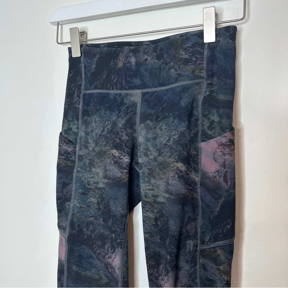 Lululemon Speed Up Tight *Full-On Luxtreme 28" Leggings Radiant Multi size 2 - Picture 6 of 9